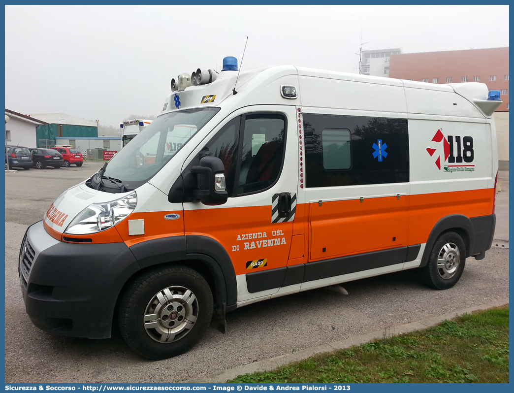 RA 09
118 Romagna Soccorso
Ambito Territoriale di Ravenna
Fiat Ducato III serie
Allestitore Vision S.r.l.
Parole chiave: Fiat;Ducato;X250;118;Romagna;Ravenna;Soccorso;Ambulanza;Autoambulanza;Vision