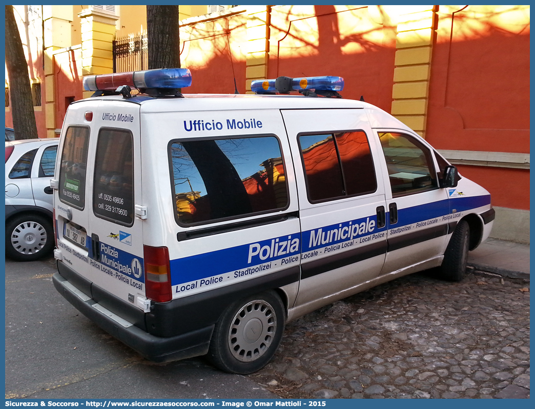 Polizia Locale YA382AB
Polizia Municipale
Comune di Cavezzo
Fiat Scudo III serie
Allestitore Bertazzoni S.r.l.
(variante)
Parole chiave: Polizia;Locale;Municipale;Cavezzo;Fiat;Scudo;Bertazzoni;YA382AB;YA 382 AB