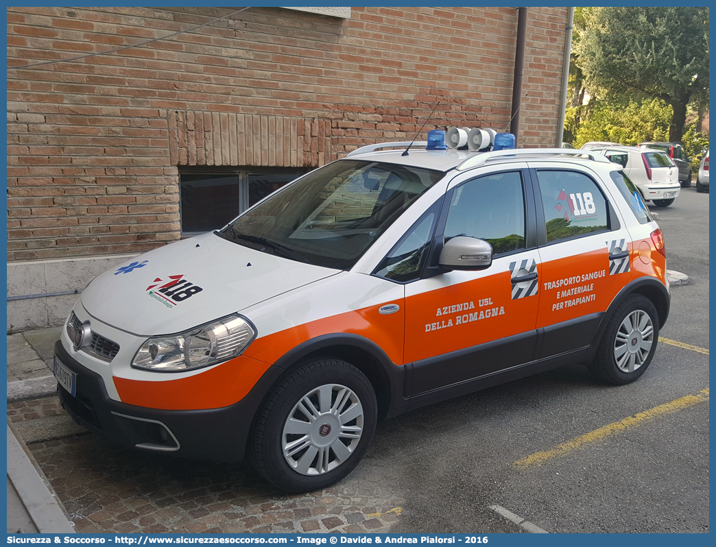 RA 39
118 Romagna Soccorso
Ambito Territoriale di Ravenna
Fiat Sedici II serie
Allestitore Vision S.r.l.
Parole chiave: 118;Romagna;Ravenna;Soccorso;Fiat;Sedici;Vision