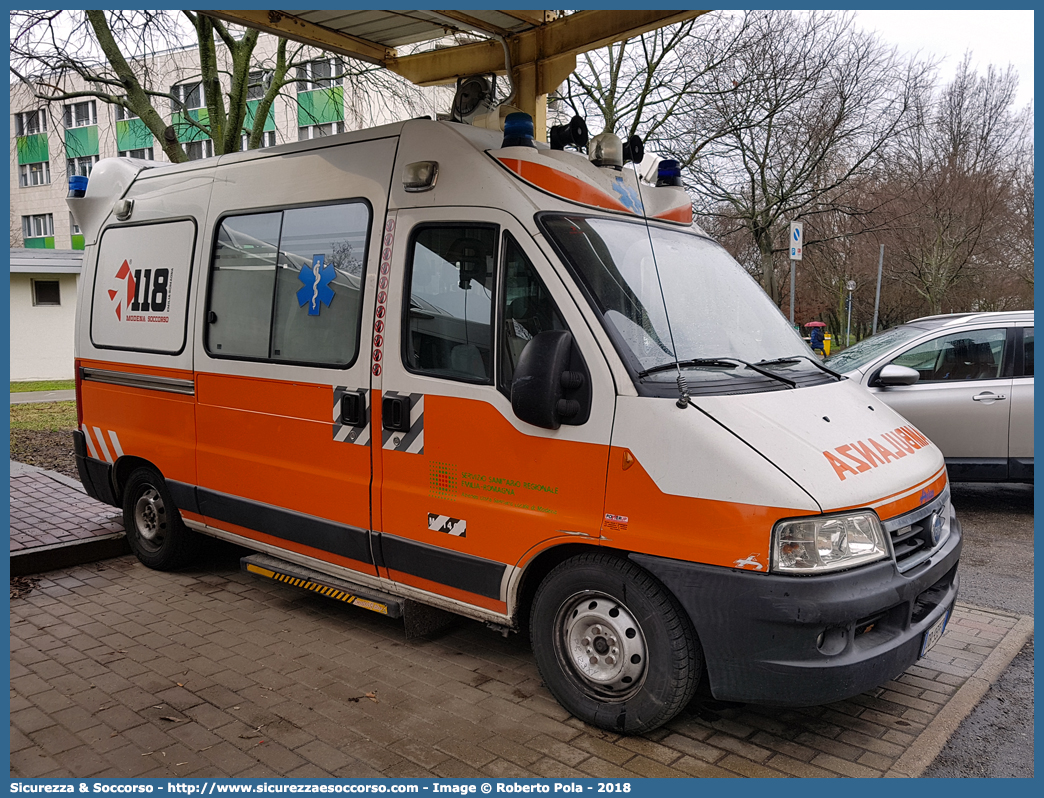 MO 1406
118 Modena Soccorso
Fiat Ducato II serie restyling
Allestitore Aricar S.p.A.
Parole chiave: 118;Modena;Soccorso;Ambulanza;Autoambulanza;Fiat;Ducato;Aricar