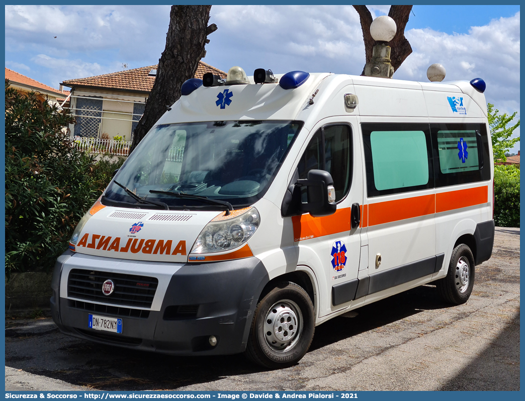 0404
118 Ancona Soccorso
ASUR Area Vasta 2
Fabriano - Jesi - Senigallia - Ancona
Fiat Ducato III serie
Allestitore Bollanti S.r.l.
Parole chiave: 118;Pesaro;Soccorso;ASUR;A.S.U.R.;Azienda;Sanitaria;Unica;Regionale;Area;Vasta;2;Fabriano;Jesi;Senigallia;Ancona;Ambulanza;Autoambulanza;Fiat;Ducato;X250;X 250;Bollanti