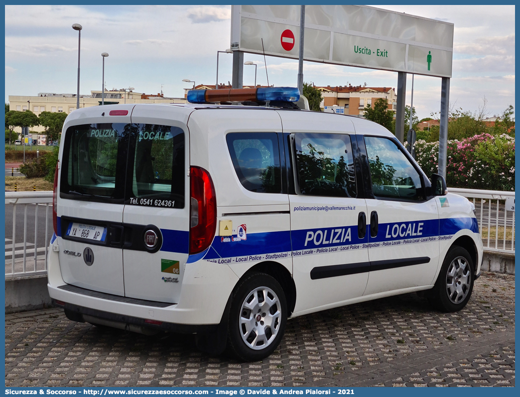 Polizia Locale YA868AP
Polizia Locale
Corpo Intercomunale
Valle del Marecchia
Fiat Doblò II serie restyling
Allestitore Focaccia Group S.r.l.
Parole chiave: Polizia;Municipale;Locale;Valle del Marecchia;Santarcangelo di Romagna;Poggio Berni;Torriana;Verucchio;Fiat;Doblo;Doblò;Focaccia;YA868AP;YA 868 AP