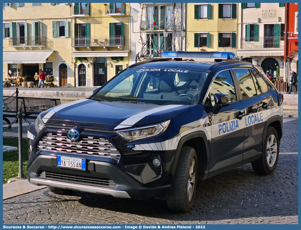 Polizia Locale YA155AN
Polizia Locale
Comune di Lazise
Toyota Rav4 VI serie
Allestitore Ciabilli S.r.l.
Parole chiave: Polizia;Locale;Municipale;Lazise;Toyota;Rav4;Rav 4;Ciabilli;YA155AN;YA 155 AN