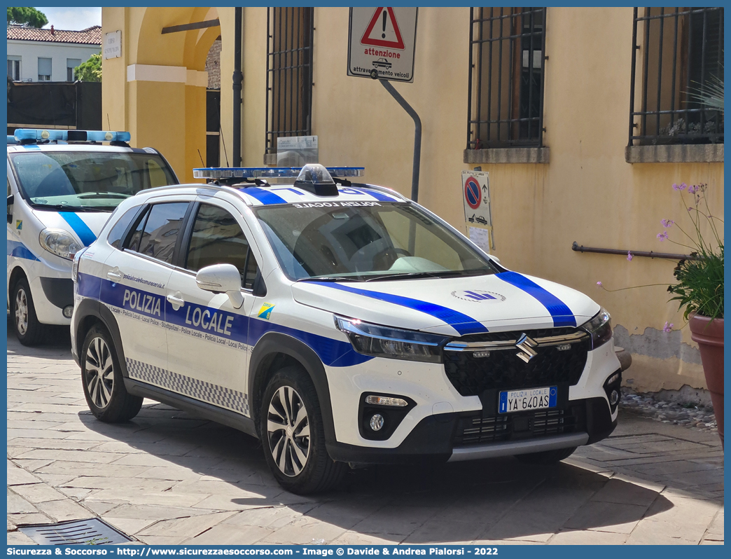 Polizia Locale YA640AS
Polizia Locale
Comune di Cervia
Suzuki S-Cross III serie
Allestitore Focaccia Group S.r.l.
Parole chiave: Polizia;Locale;Municipale;Cervia;Focaccia;Suzuki;S-Cross;S - Cross;YA640AS;YA 640 AS