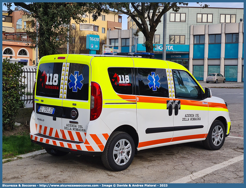 RMG 13
118 Romagna Soccorso
Fiat Doblò II serie restyling
Allestitore Safety Car S.r.l.
Parole chiave: 118;Romagna;Soccorso;Fiat;Doblò;Doblo;Safety Car