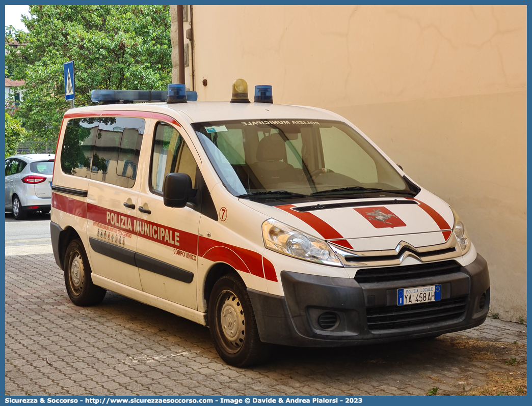 Polizia Locale YA458AH
Polizia Municipale
Unione Comuni Montani del Casentino
Fiat Scudo IV serie
Allestitore Ciabilli S.r.l.
Parole chiave: Polizia;Locale;Municipale;Comuni Montani del Casentino;Castel Focognano;Castel San Niccolò;Castel San Niccolo;Chitignano;Chiusi della Verna;Montemignaio;Ortignano Raggiolo;Poppi;Stia;Talla;Fiat;Scudo;Ciabilli;YA458AH;YA 458 AH