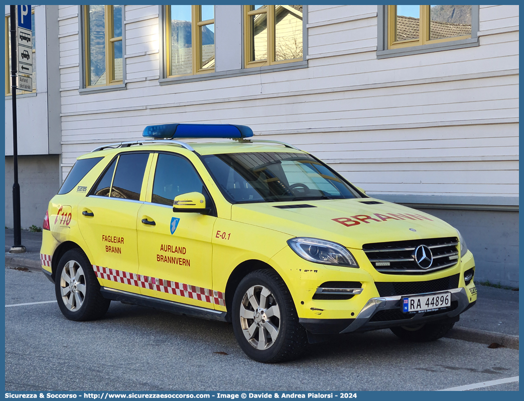 E-0.1
Kongeriket Norge
Aurland Brannvern
Mercedes Benz M Class III generation
Conversion by Egenes Brannteknikk AS
Parole chiave: Norvegian;Kongeriket;Norge;Aurland;Brannvern;Mercedes Benz;Class;M;Egenes