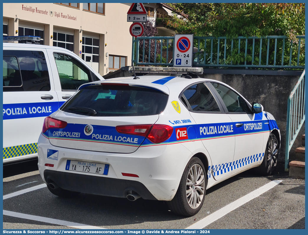 Polizia Locale YA175AF
Polizia Locale
Comune di Cornedo all'Isarco
Alfa Romeo Nuova Giulietta
I serie II restyling
Allestitore Bertazzoni S.r.l.
Parole chiave: Polizia;Locale;Municipale;Cornedo all'Isarco;Cornedo all Isarco;Karneid;Alfa Romeo;Nuova Giulietta;Focaccia;YA175AF;YA 175 AF