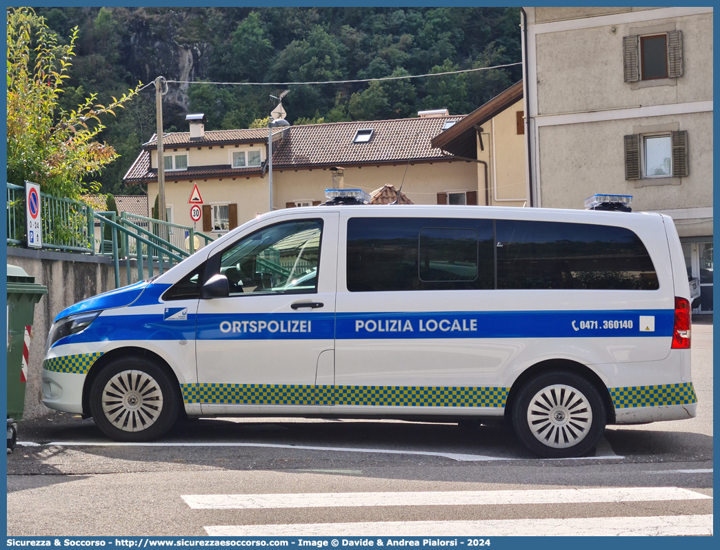 Polizia Locale YA414AJ
Polizia Locale
Comune di Cornedo all'Isarco
Mercedes Benz Classe V III serie
Allestitore Focaccia Group S.r.l.

Parole chiave: Polizia;Locale;Municipale;Cornedo all'Isarco;Cornedo all Isarco;Karneid;Mercedes Benz;Classe;V;Vito;Focaccia;YA414AJ;YA 414 AJ