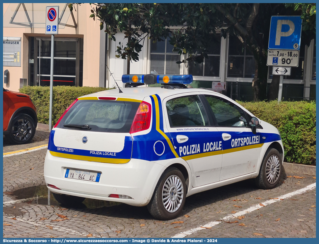 Polizia Locale YA844AC
Polizia Locale
Comune di Terlano
Fiat Grande Punto
Allestitore Ciabilli S.r.l.
Parole chiave: Polizia;Locale;Municipale;Terlano;Terlan;Fiat;Grande Punto;Ciabilli;YA844AC;YA 844 AC