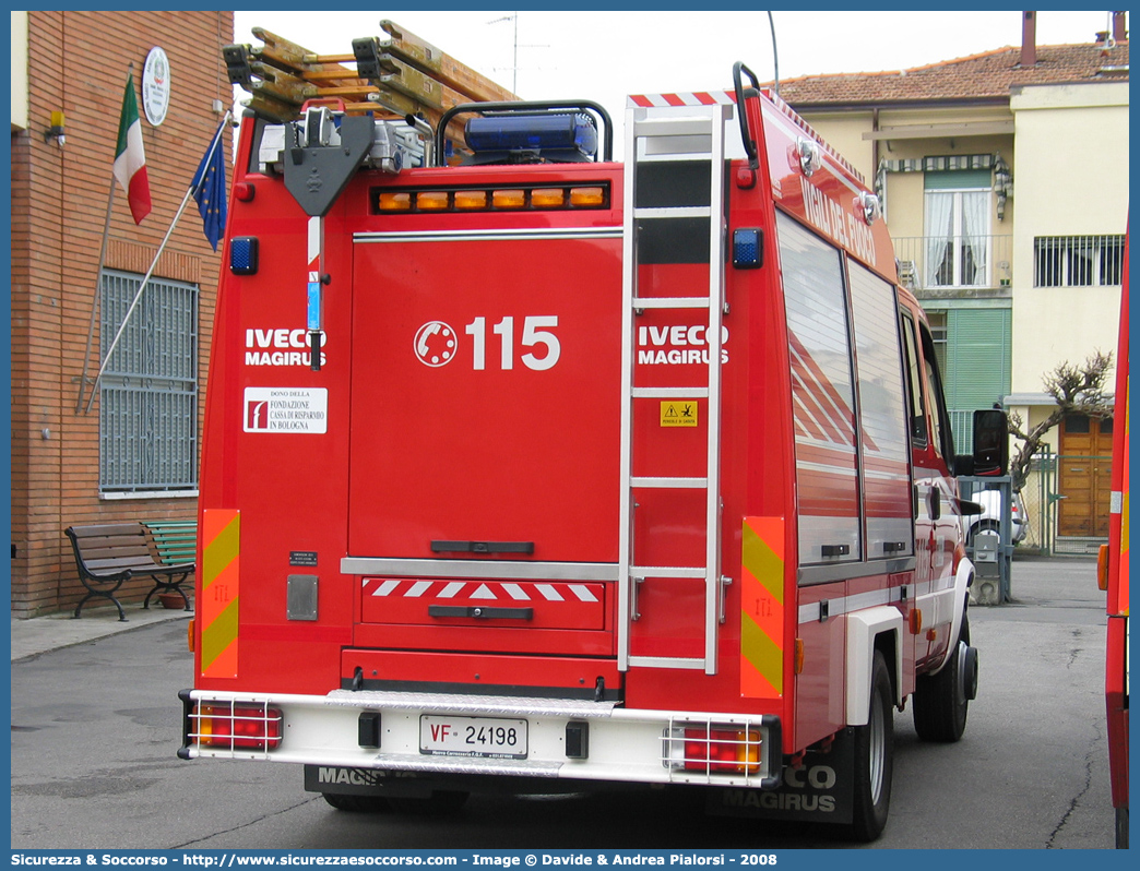 VF 24198
Corpo Nazionale Vigili del Fuoco
Iveco Daily 65C17 III serie
Allestitore Iveco Magirus
Parole chiave: Corpo;Nazionale;Vigili del Fuoco;Vigili;Fuoco;Polisoccorso;Iveco;Daily;65C17;65 C 17;65C 17;65 C17;Magirus