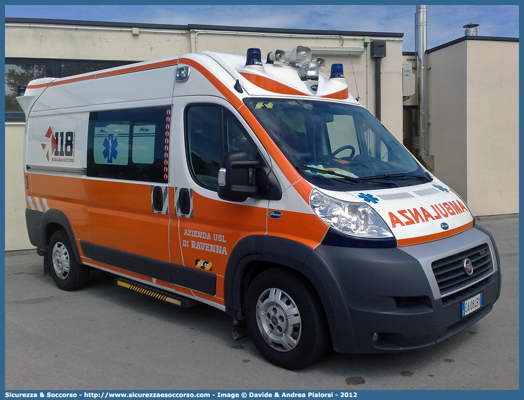 RA 20
118 Romagna Soccorso
Ambito Territoriale di Ravenna
Fiat Ducato III serie
Allestitore Aricar S.p.A.
Parole chiave: Fiat;Ducato X250;118;Romagna;Ravenna;Soccorso;Ambulanza;Autoambulanza;Aricar