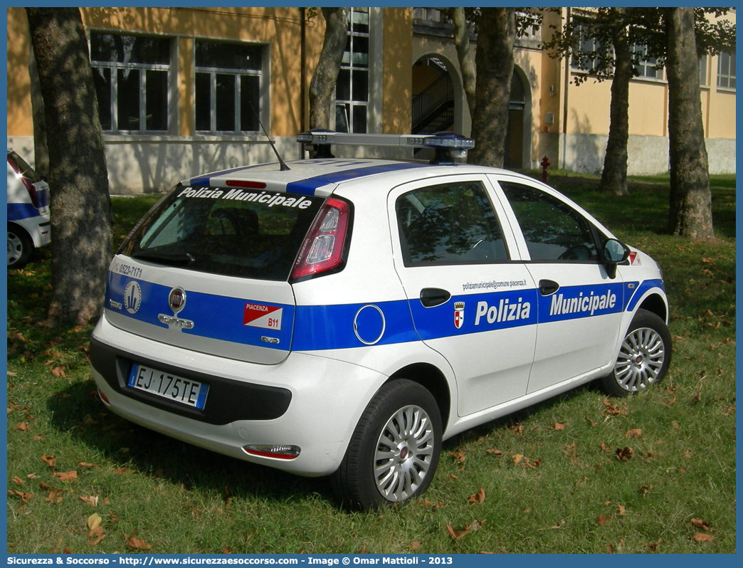 -
Polizia Municipale
Comune di Piacenza
Fiat Punto Evo
Parole chiave: Polizia;Locale;Municipale;Piacenza;Fiat;Punto Evo