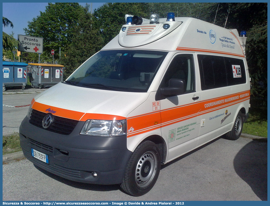 RE 0901
118 Reggio Emilia
Volkswagen Transporter T5
Coordinamento Maxiemergenze
Allestitore Aricar S.p.A.
Parole chiave: 118;Reggio Emilia;Soccorso;Volkswagen;Transporter;T5;Coordinamento;Maxiemergenze;Maxiemergenza;Maxi;Emergenze;Emergenza;Aricar