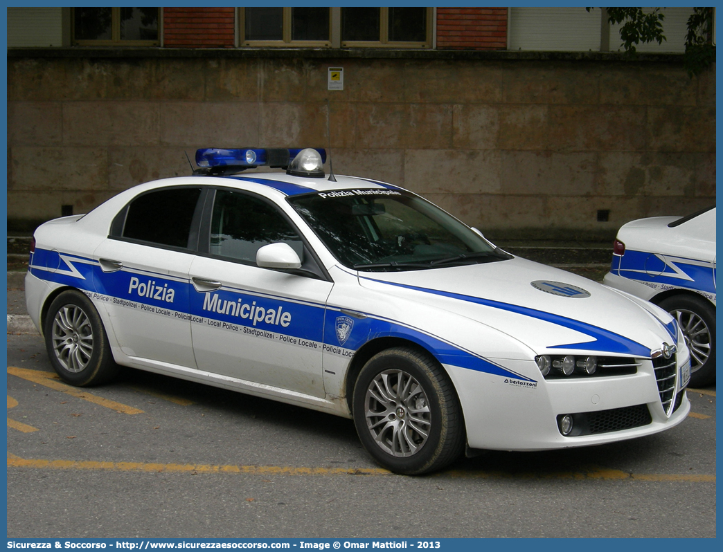 Polizia Locale YA304AB
Polizia Municipale
Unione Terre di Castelli
Alfa Romeo 159
Allestitore Bertazzoni S.r.l.
Parole chiave: Polizia;Locale;Municipale;Terre di Castelli;Castelnuovo Rangone;Spilamberto;Savignano sul Panaro;Vignola;Castelvetro di Modena;Marano sul Panaro;Guiglia;Zocca;Alfa Romeo;159;YA304AB;YA 304 AB;Bertazzoni