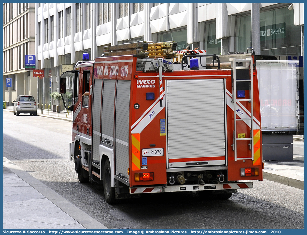 VF 21970
Corpo Nazionale Vigili del Fuoco
Iveco Magirus City2000
100E21 I serie
Parole chiave: VVF;V.V.F.;Corpo;Nazionale;Vigili;del;Fuoco;AutoPompaSerbatoio;APS;A.P.S.;Iveco;Magirus;EuroFire;100E21;City2000;City;2000