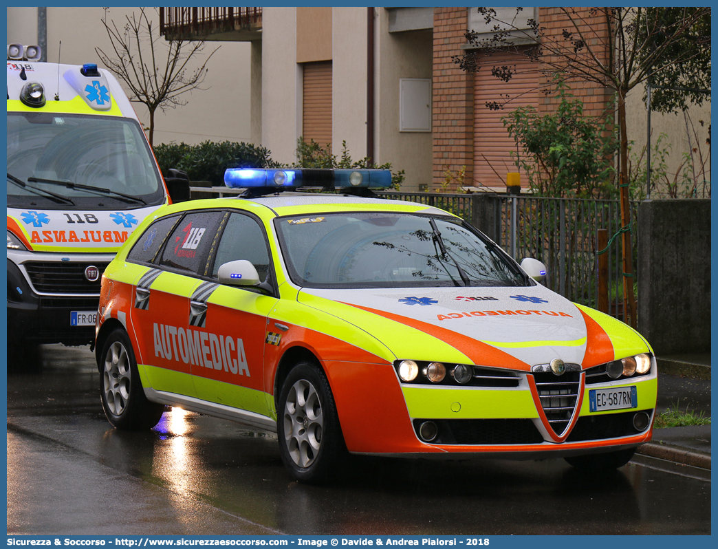 MIKE 01
118 Romagna Soccorso
Ambito Territoriale di Ravenna
Alfa Romeo 159 Sportwagon
Allestitore Vision S.r.l./Safety Car S.r.l.
(IV variante)
Parole chiave: Alfa Romeo;159;Sportwagon;118;Romagna;Ravenna;Soccorso;Automedica;Automedicalizzata;Auto Medica;Auto Medicalizzata;Vision;Safety Car