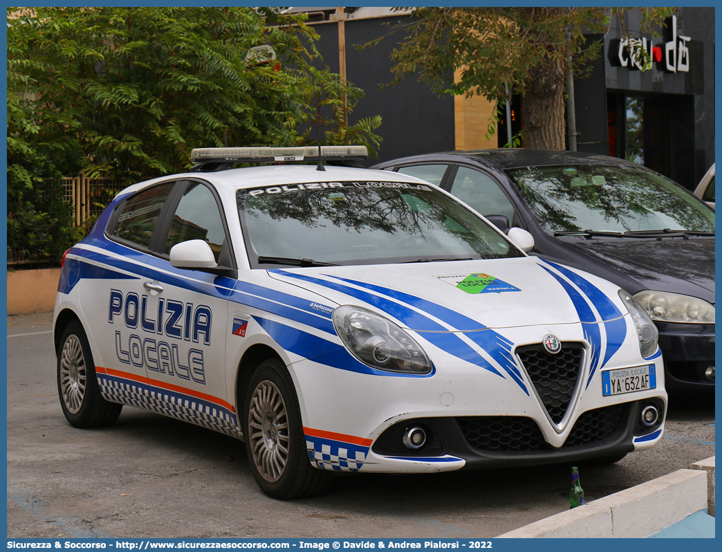 Polizia Locale YA632AF
Polizia Locale
Servizio Associato della Marsica
Alfa Romeo Nuova Giulietta
I serie II restyling
Allestitore Bertazzoni S.r.l.
Parole chiave: Polizia;Locale;Municipale;Marsica;Avezzano;Celano;Alfa Romeo;Nuova Giulietta;Bertazzoni;YA632AF;YA 632 AF