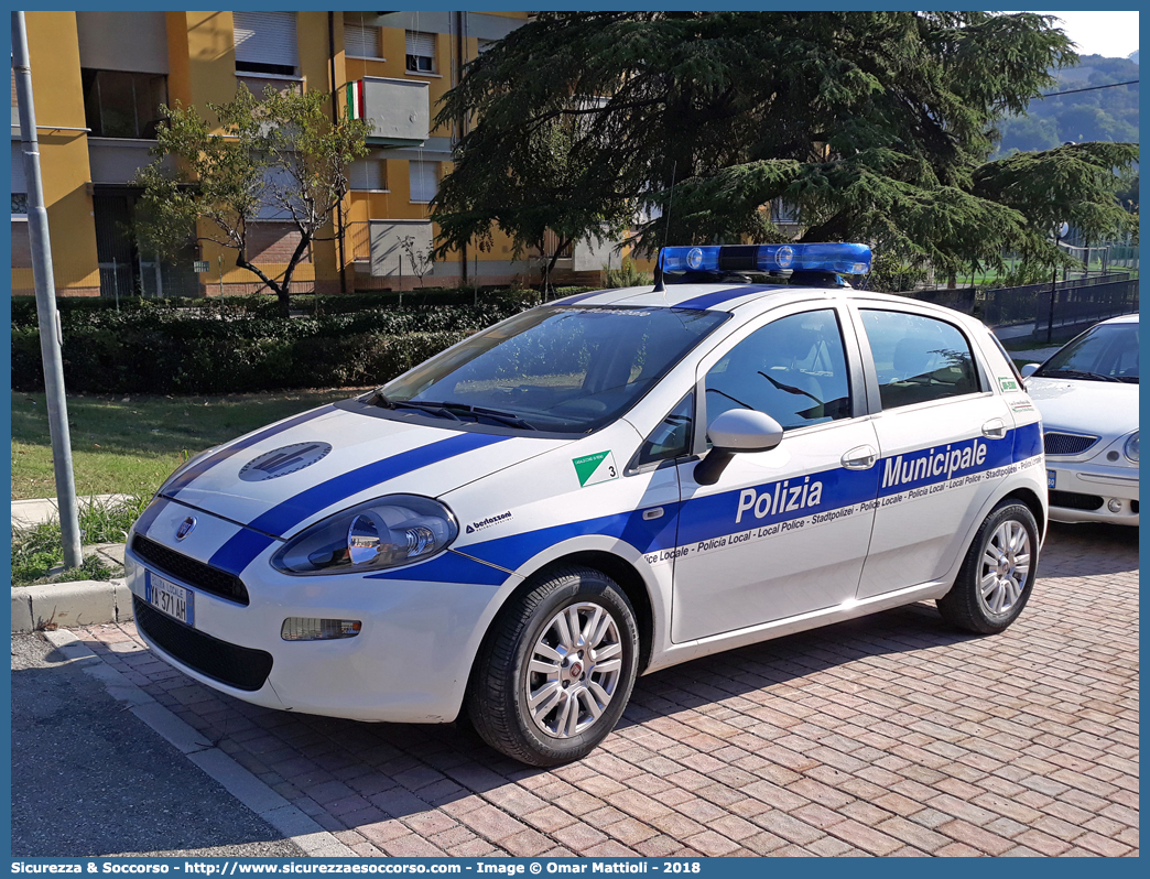 Polizia Locale YA371AH
Polizia Municipale
Comune di Casalecchio di Reno
Fiat Punto IV serie
Allestitore Bertazzoni S.r.l.
Parole chiave: Polizia;Locale;Municipale;Casalecchio di Reno;Fiat;Punto;Bertazzoni;YA371AH;YA 371 AH