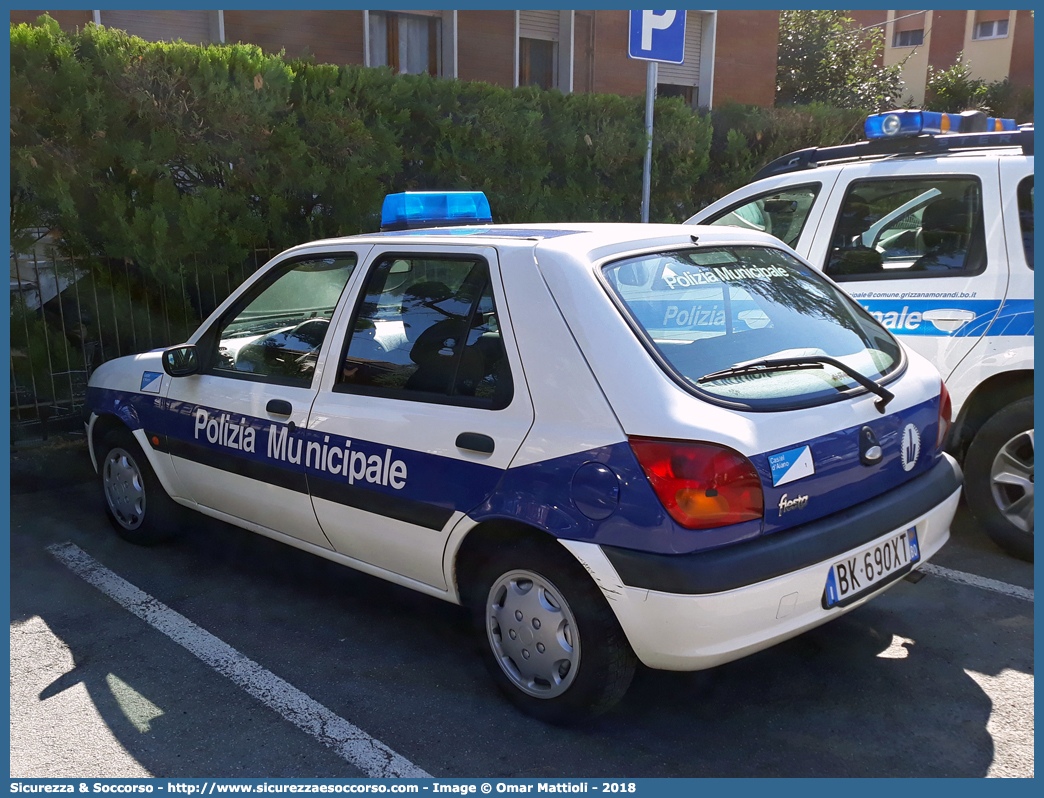 -
Polizia Municipale
Comune di Castel d'Aiano
Ford Fiesta IV serie restyling
Parole chiave: Polizia;Locale;Municipale;Castel d&#039;Aiano;Castel d Aiano;Ford;Fiesta