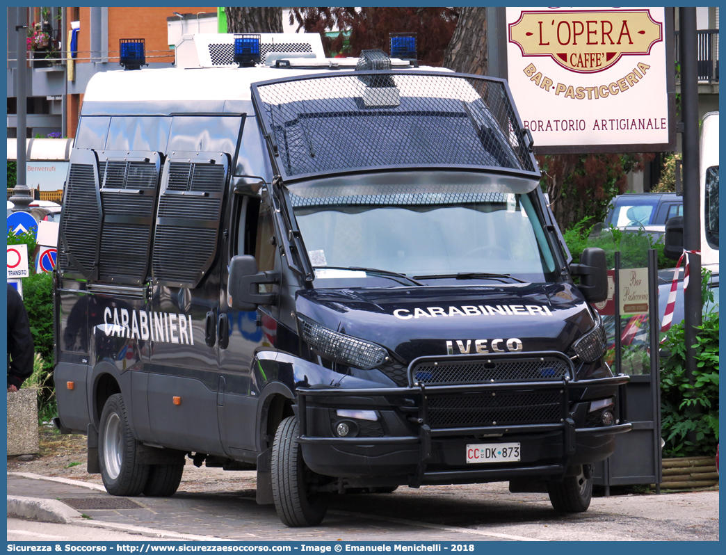 CC DK873
Arma dei Carabinieri
Battaglioni Mobili
Iveco Daily 50C17 VI serie
Allestitore Sperotto S.p.A.
(II fornitura)
Parole chiave: CC;C.C.;Arma;Carabinieri;Battaglioni Mobili;Battaglione Mobile;Iveco;Daily;50C17;Blindato;Ordine Pubblico;Sperotto