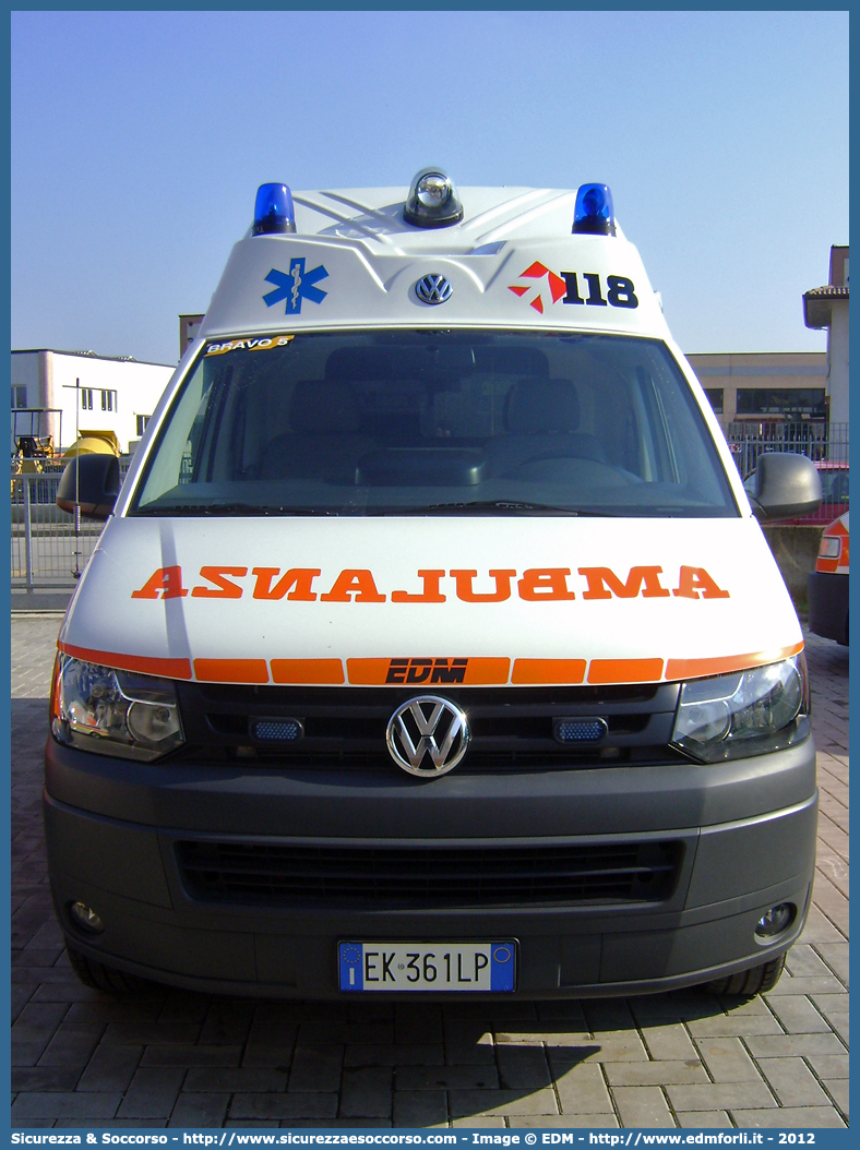 BRAVO 05
118 Romagna Soccorso
Ambito Territoriale di Rimini
Volkswagen Transporter T5 restyling
Allestitore EDM S.r.l.
Parole chiave: 118;Romagna;Soccorso;Rimini;Ambulanza;Autoambulanza;Volkswagen;Transporter;T5