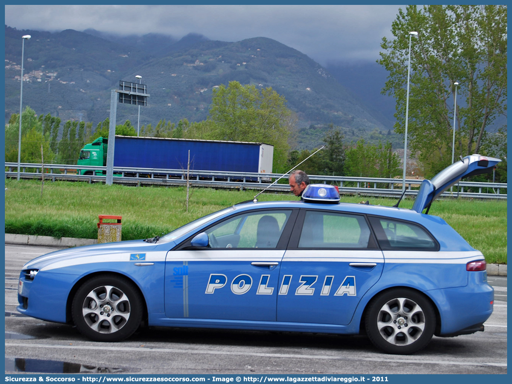 Polizia F9163
Polizia di Stato
Polizia Stradale
Società Autostrada Ligure Toscana
Alfa Romeo 159 Sportwagon
Parole chiave: F9163;F 9163;Polizia di Stato;Polizia Stradale;S.A.L.T.;SALT;Società Autostrada Ligure Toscana;Alfa Romeo;159;Sportwagon;Station Wagon;SW;S.W.