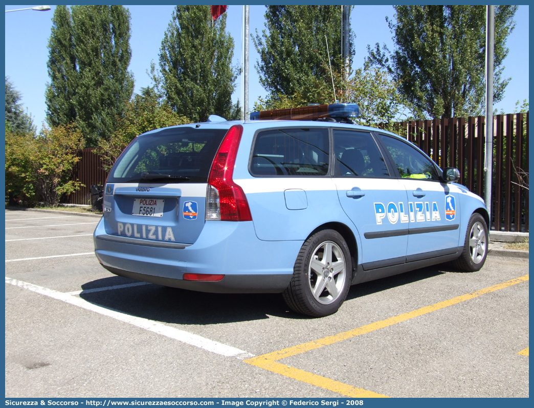 Polizia F5681
Polizia di Stato
Polizia Stradale
Autostrade per l'Italia S.p.A.
Volvo V50 II serie
Parole chiave: Polizia di Stato;Polizia Stradale;Autostrade per l'Italia S.p.A.;Autostrade S.p.A.;Autostrade;Italia;Volvo;V50;V 50