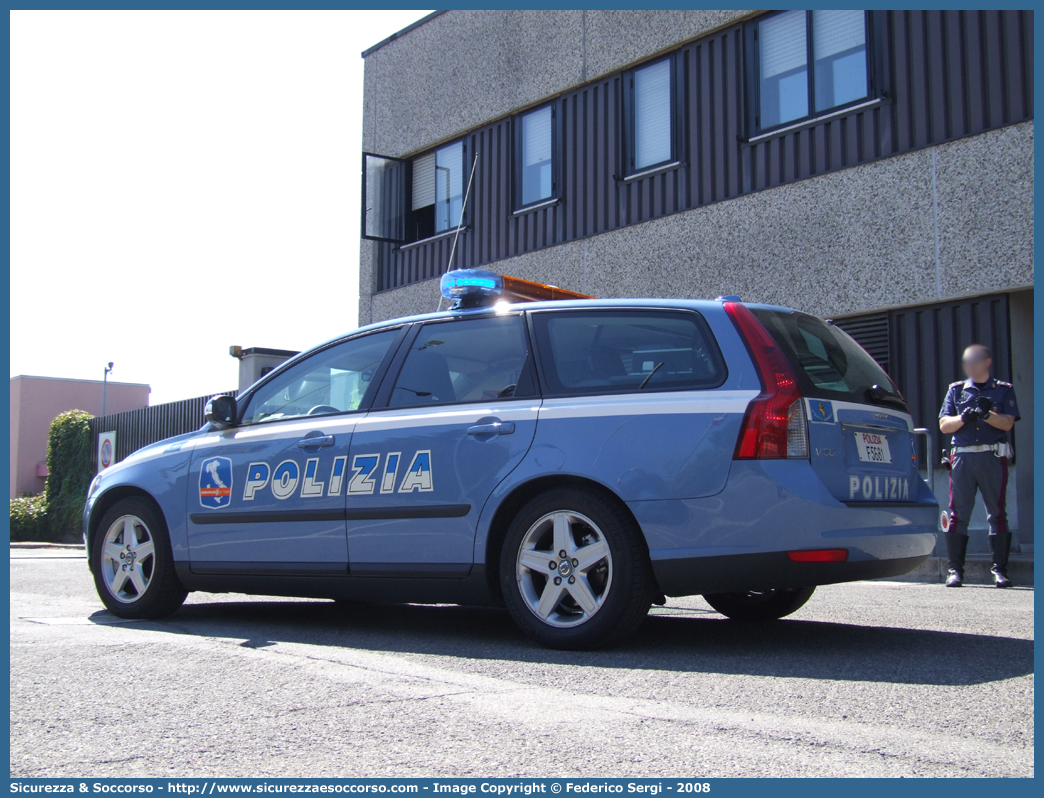 Polizia F5681
Polizia di Stato
Polizia Stradale
Autostrade per l'Italia S.p.A.
Volvo V50 II serie
Allestitore Focaccia Group S.r.l.
Parole chiave: Polizia di Stato;Polizia Stradale;Autostrade per l&#039;Italia S.p.A.;Autostrade S.p.A.;Autostrade;Italia;Volvo;V50;V 50;Focaccia