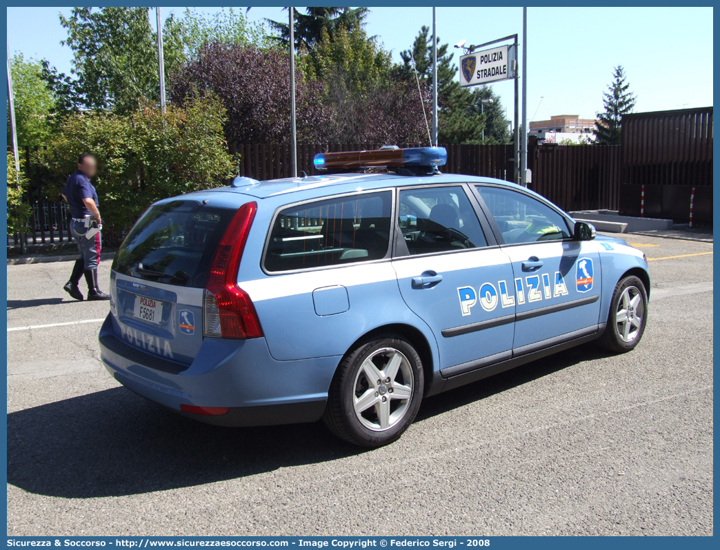 Polizia F5681
Polizia di Stato
Polizia Stradale
Autostrade per l'Italia S.p.A.
Volvo V50 II serie
Allestitore Focaccia Group S.r.l.
Parole chiave: Polizia di Stato;Polizia Stradale;Autostrade per l&#039;Italia S.p.A.;Autostrade S.p.A.;Autostrade;Italia;Volvo;V50;V 50;Focaccia