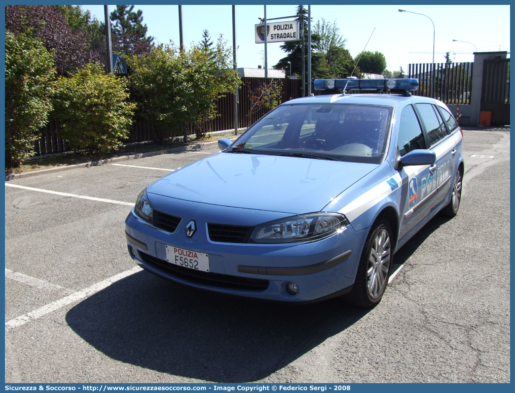 Polizia F5652
Polizia di Stato
Polizia Stradale
Autostrade per l'Italia S.p.A.
Renault GrandTour restyling
Parole chiave: Polizia di Stato;Polizia Stradale;Autostrade per l'Italia S.p.A.;Autostrade S.p.A.;Autostrade;Italia;Renault;GrandTour