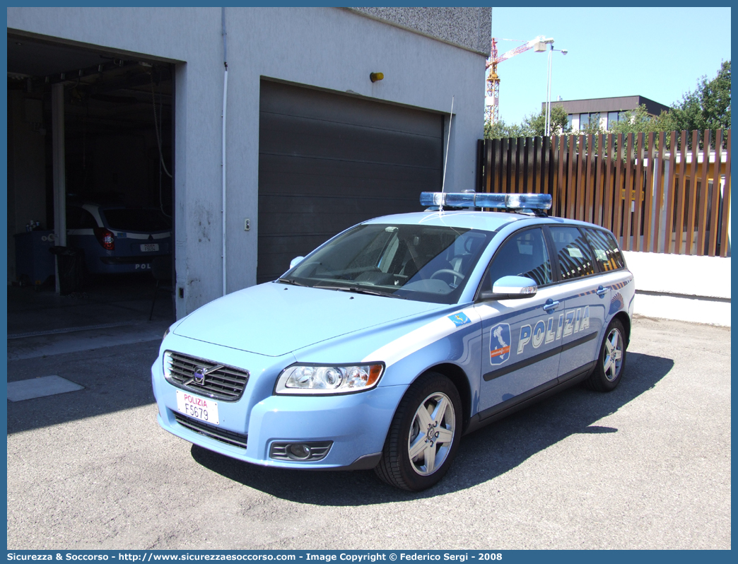 Polizia F5679
Polizia di Stato
Polizia Stradale
Autostrade per l'Italia S.p.A.
Volvo V50 II serie
Allestitore Focaccia Group S.r.l.
Parole chiave: Polizia di Stato;Polizia Stradale;Autostrade per l&#039;Italia S.p.A.;Autostrade S.p.A.;Autostrade;Italia;Volvo;V50;V 50;Focaccia