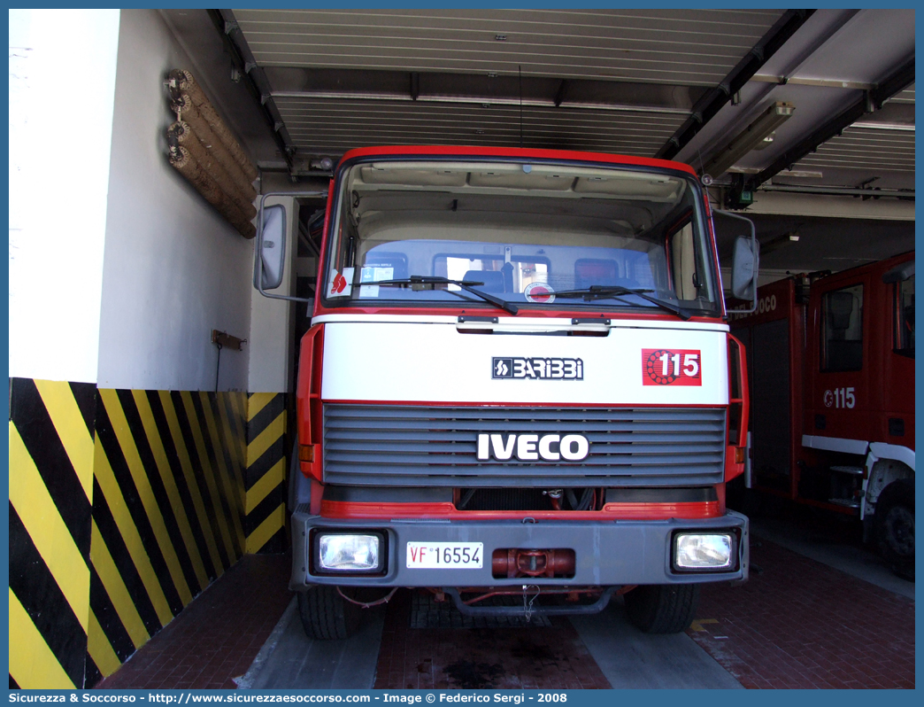 VF 16554
Corpo Nazionale Vigili del Fuoco
Iveco 190-26
Allestitore Baribbi S.p.A.
Parole chiave: Corpo;Nazionale;Vigili del Fuoco;Vigili;Fuoco;ABP;A.B.P.;AutoBottePompa;AutoBotte;Fiat;Iveco;190-26;190 - 26;Baribbi