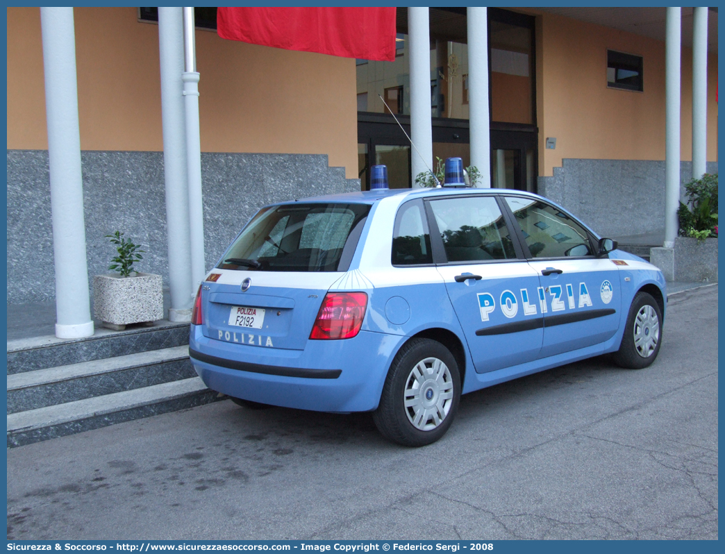 Polizia F2192
Polizia di Stato
Reparto Mobile
Fiat Stilo II serie
Parole chiave: PS;P.S.;Polizia;di;Stato;Reparto;Mobile;Fiat;Stilo