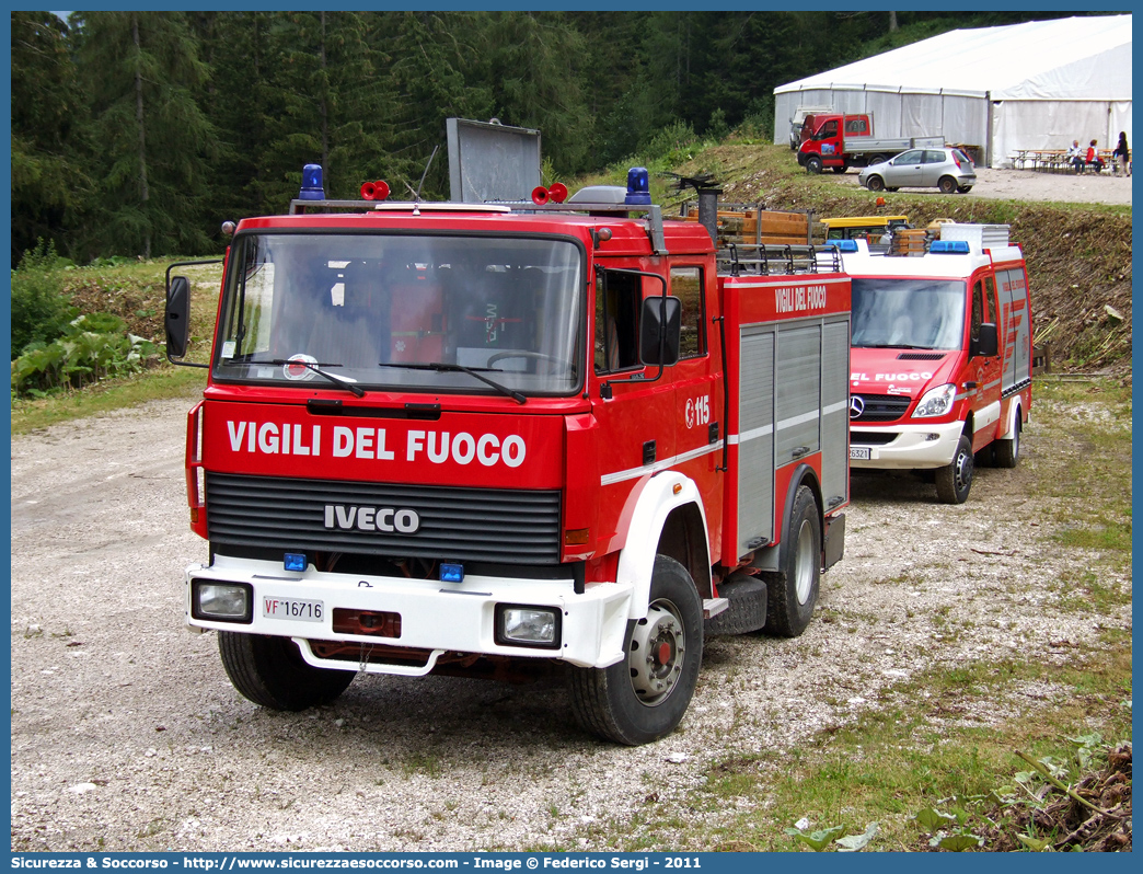 VF 16716
Corpo Nazionale Vigili del Fuoco
Iveco 190-26
Allestitore Baribbi S.p.A.
Parole chiave: VVF;V.V.F.;Corpo;Nazionale;Vigili;del;Fuoco;AutoPompaSerbatoio;APS;A.P.S.;Iveco;190;26;190-26;Baribbi