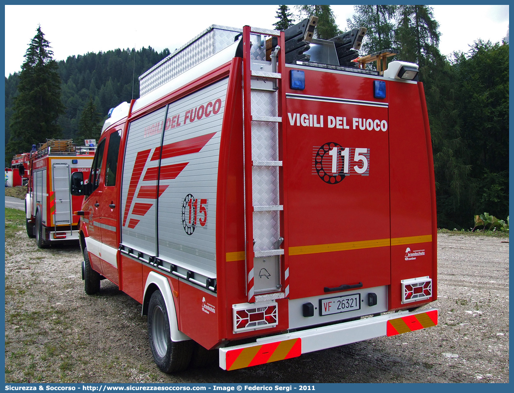 VF 26321
Corpo Nazionale Vigili del Fuoco
Mercedes Benz Sprinter 4x4 II serie
Allestitore Brandschutz S.r.l.
Parole chiave: Corpo;Nazionale;Vigili del Fuoco;Vigili;Fuoco;Polisoccorso;Mercedes Benz;Sprinter;4x4;4 x 4;Brandschutz;Rosenbauer