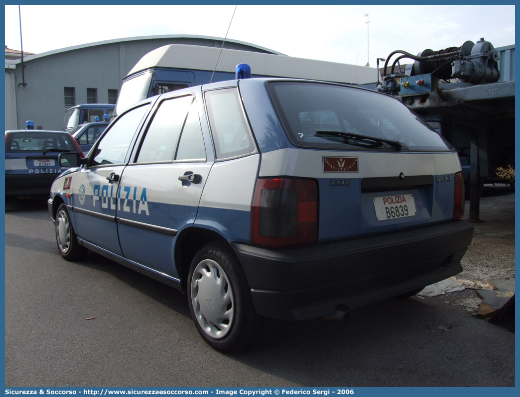 Polizia B6839
Polizia di Stato
Reparto Mobile
Fiat Tipo II serie
Parole chiave: PS;P.S.;Polizia;Polizia di Stato;Reparto Mobile;Fiat;Tipo