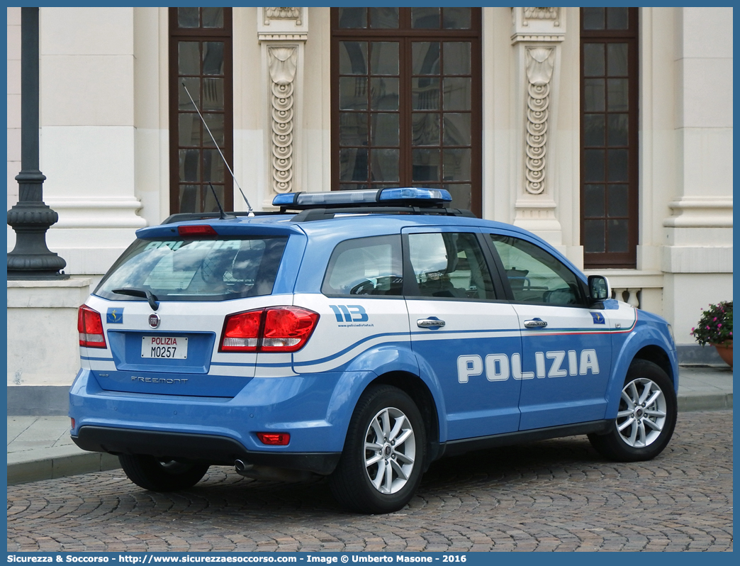 Polizia M0257
Polizia di Stato
Polizia Stradale
Fiat Freemont
(II fornitura)
Parole chiave: PS;P.S.;Polizia;di;Stato;Pubblica;Sicurezza;Stradale;Fiat;Freemont