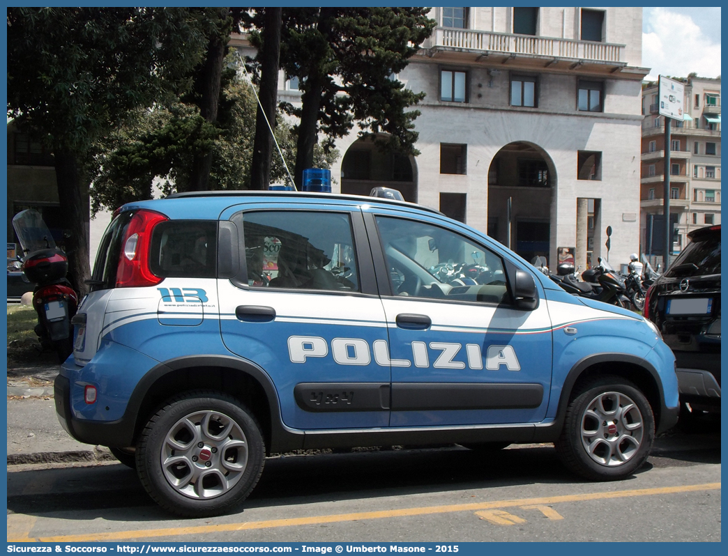 Polizia H9554
Polizia di Stato
Fiat Nuova Panda 4x4 II serie
Allestitore Nuova Carrozzeria Torinese S.r.l.
(II fornitura)
Parole chiave: Polizia di Stato;Polizia;PS;Fiat;Nuova Panda;4x4;4 x 4;NCT;N.C.T.;Nuova Carrozzeria Torinese