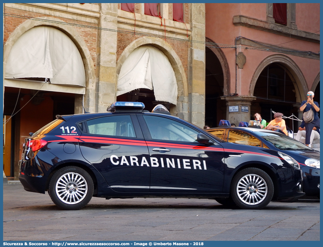 CC DQ882
Arma dei Carabinieri
Alfa Romeo Nuova Giulietta
I serie II restyling
Allestitore Nuova Carrozzeria Torinese S.r.l.
Parole chiave: C.C.;CC;Arma;dei;Carabinieri;Alfa;Romeo;Giulietta;nct;Nuova;Carrozzeria;Torinese