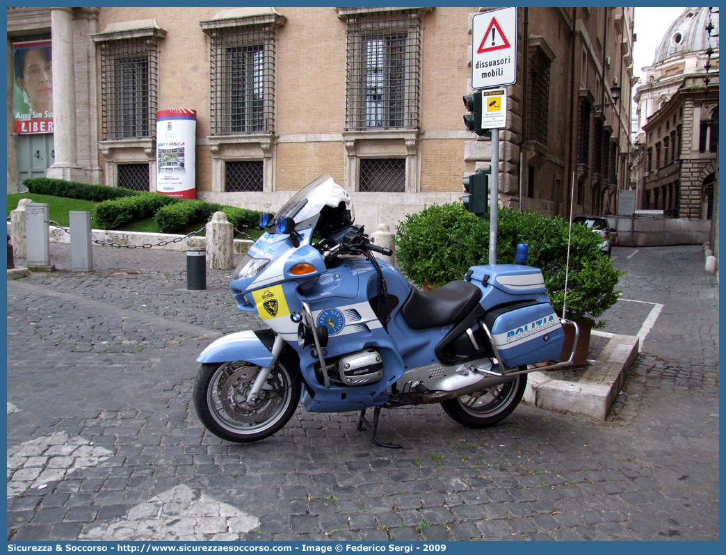 -
Polizia di Stato
Polizia Stradale
Bmw R850RT II serie
Parole chiave: Polizia di Stato;Polizia;PS;Polizia Stradale;BMW;R850;RT