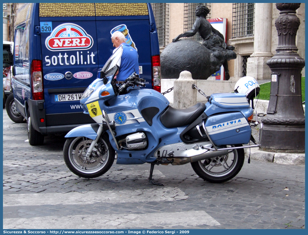 -
Polizia di Stato
Polizia Stradale
Bmw R850RT II serie
Parole chiave: Polizia di Stato;Polizia;PS;Polizia Stradale;BMW;R850;RT