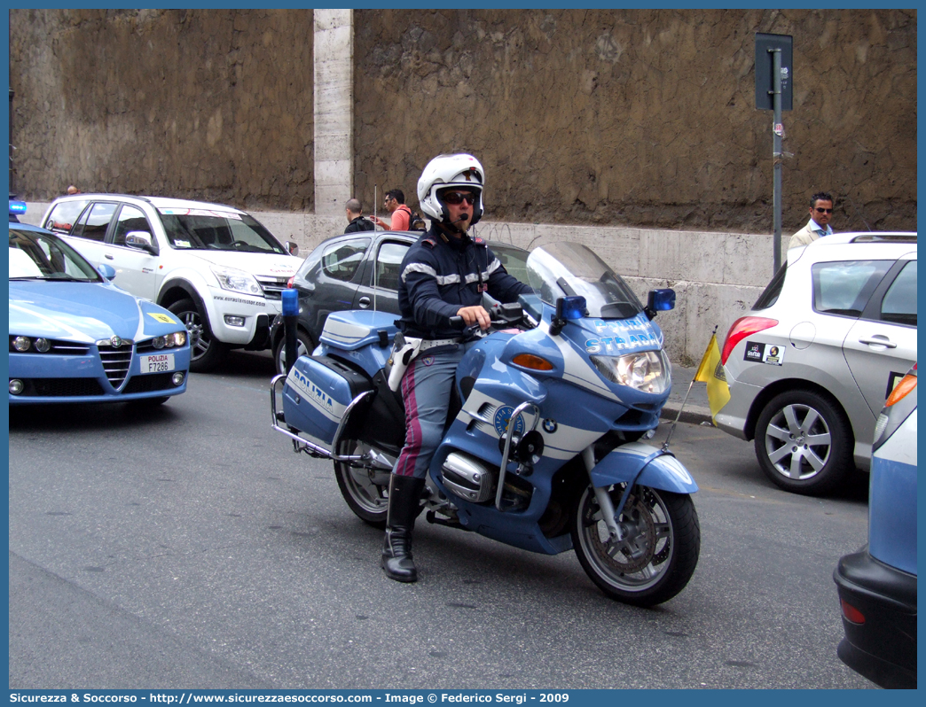 -
Polizia di Stato
Polizia Stradale
Bmw R850RT II serie
Parole chiave: Polizia di Stato;Polizia;PS;Polizia Stradale;BMW;R850;RT