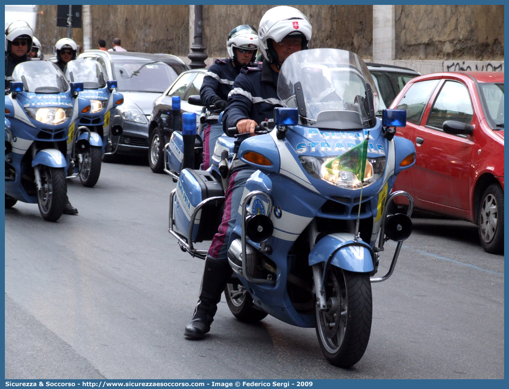 -
Polizia di Stato
Polizia Stradale
Bmw R850RT II serie
Parole chiave: Polizia di Stato;Polizia;PS;Polizia Stradale;BMW;R850;RT