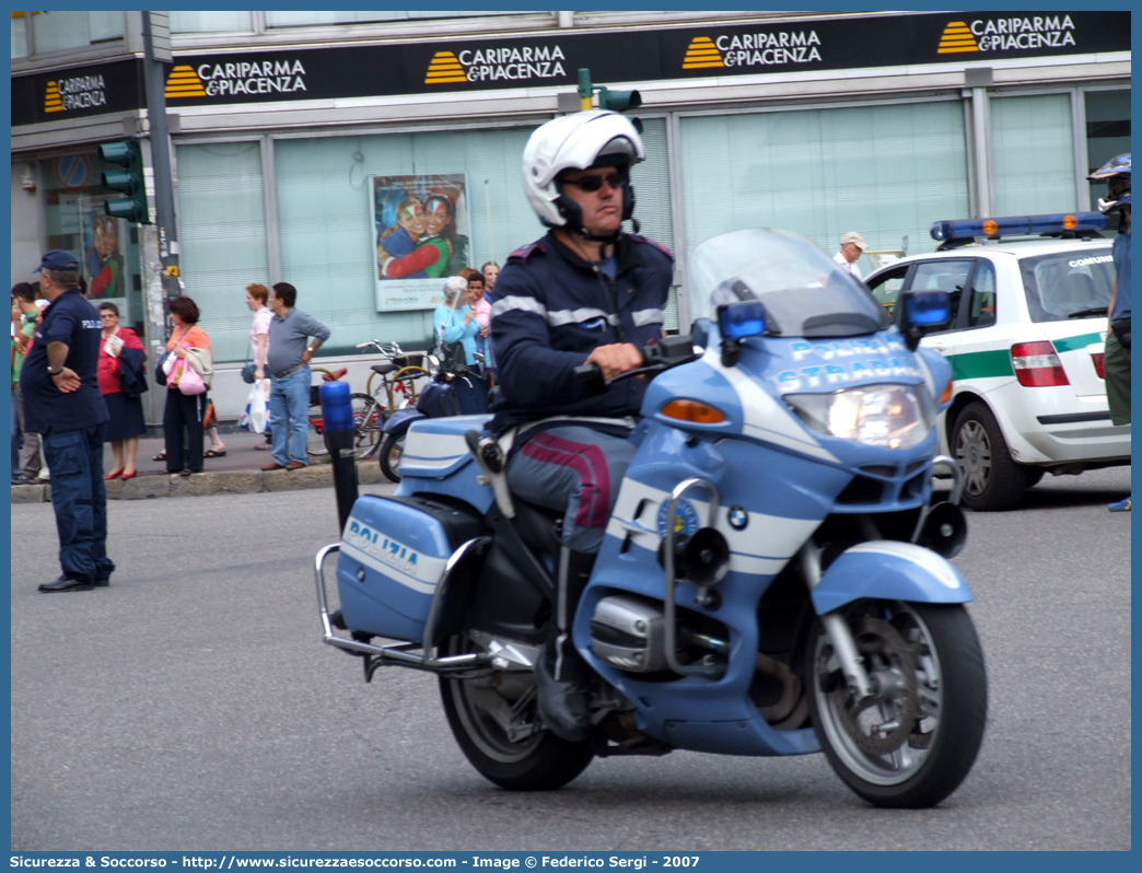 -
Polizia di Stato
Polizia Stradale
Bmw R850RT II serie
Parole chiave: Polizia di Stato;Polizia;PS;Polizia Stradale;BMW;R850;RT