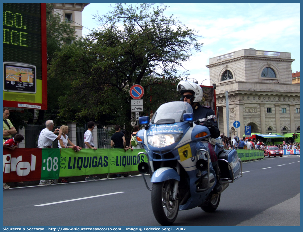 -
Polizia di Stato
Polizia Stradale
Bmw R850RT II serie
Parole chiave: Polizia di Stato;Polizia;PS;Polizia Stradale;BMW;R850;RT