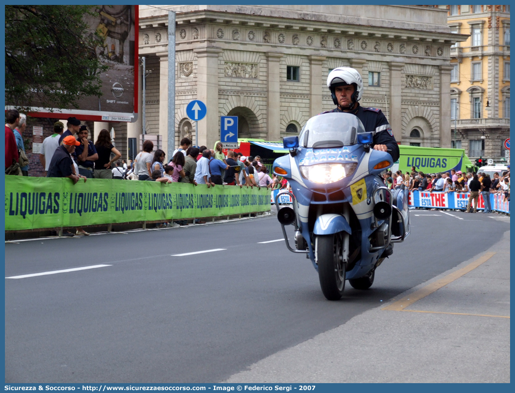 -
Polizia di Stato
Polizia Stradale
Bmw R850RT II serie
Parole chiave: Polizia di Stato;Polizia;PS;Polizia Stradale;BMW;R850;RT