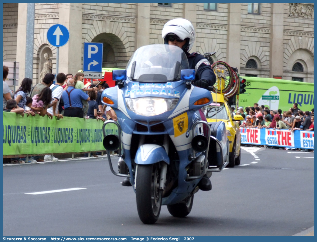 -
Polizia di Stato
Polizia Stradale
Bmw R850RT II serie
Parole chiave: Polizia di Stato;Polizia;PS;Polizia Stradale;BMW;R850;RT