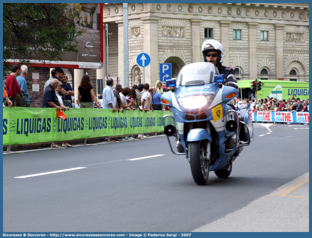 -
Polizia di Stato
Polizia Stradale
Bmw R850RT II serie
Parole chiave: Polizia di Stato;Polizia;PS;Polizia Stradale;BMW;R850;RT