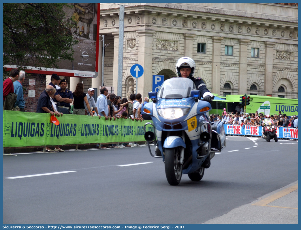 -
Polizia di Stato
Polizia Stradale
Bmw R850RT II serie
Parole chiave: Polizia di Stato;Polizia;PS;Polizia Stradale;BMW;R850;RT